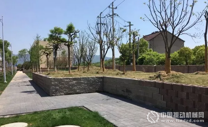 圖為：浙江金華中天城建綠色再生資源有限公司建筑垃圾處置示范生產(chǎn)線現(xiàn)場圖