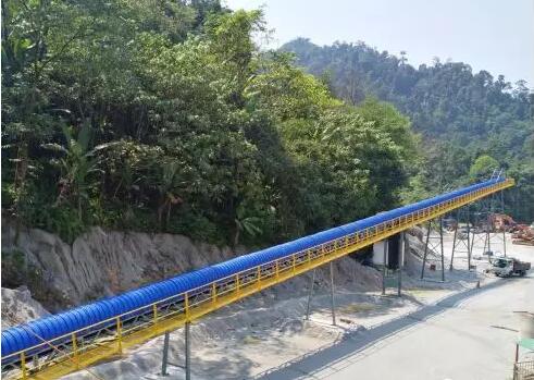 圖五 90m長膠帶輸送機