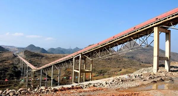 全長1.5公里的皮帶運輸線