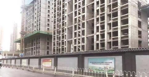 長沙縣房屋建筑類施工現場四周均砌筑了實體圍墻