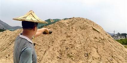 電子廠內堆放的河砂 