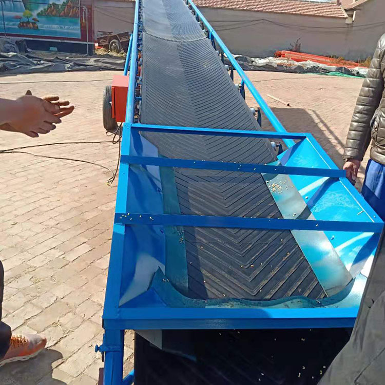 收糧推薦皮帶輸送機(jī) 中國(guó)振動(dòng)機(jī)械網(wǎng).jpg