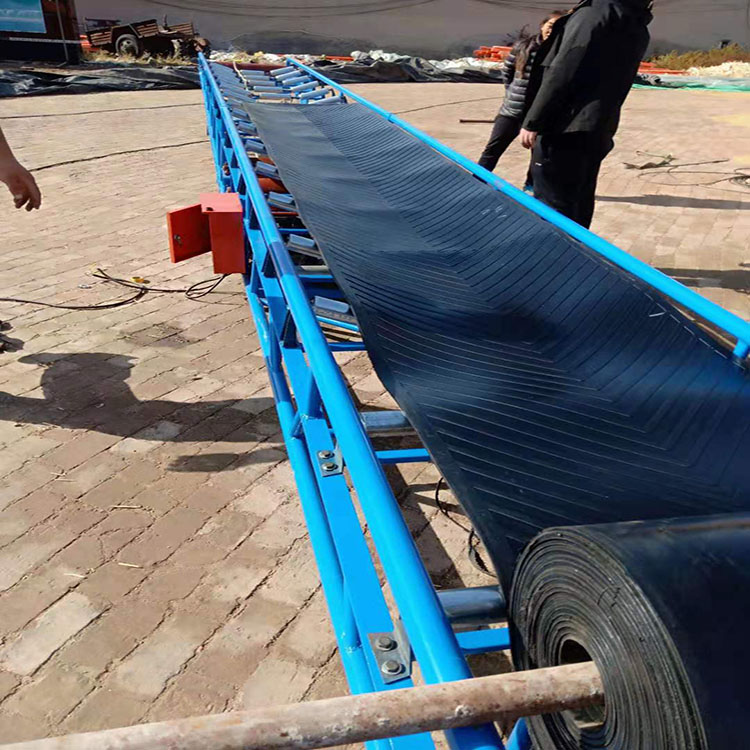 收糧推薦皮帶輸送機(jī) 中國(guó)振動(dòng)機(jī)械網(wǎng)4.jpg