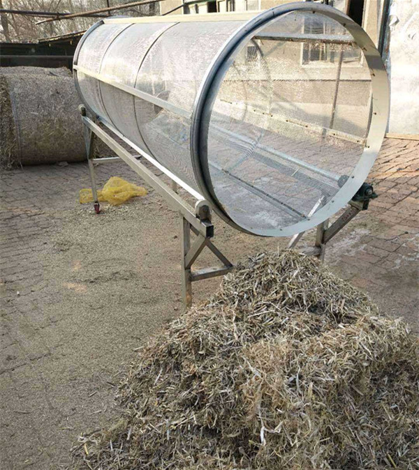 滾筒篩草機(jī)1.jpg