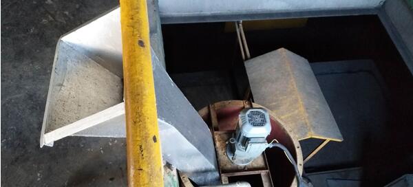 　　自動加藥攪拌器