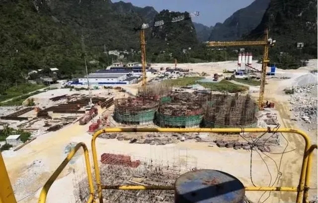 水泥庫施工現(xiàn)場